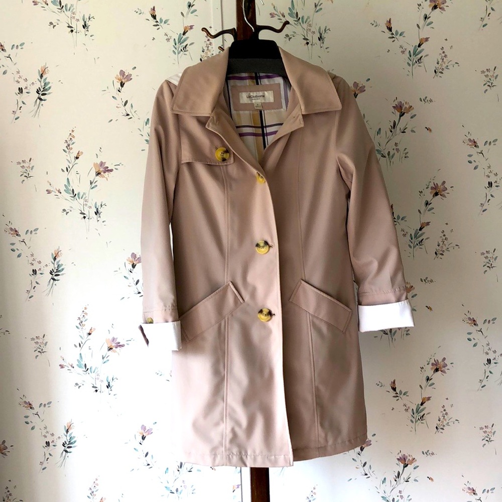 LizClaiborne Outwear Lightweight Rain Jacket